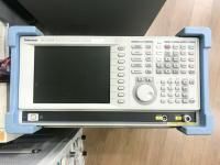 Анализатор спектра реального времени Tektronix RSA3303B