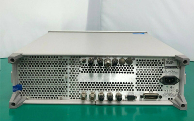 Генератор сигналов серии ESGE Agilent 4421B